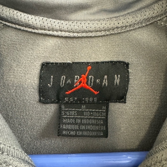 Boy's Air Jordan Gray/Black/Orange Zip Up Jacket. Lightweight.  Size 5-6 years - Picture 4 of 6